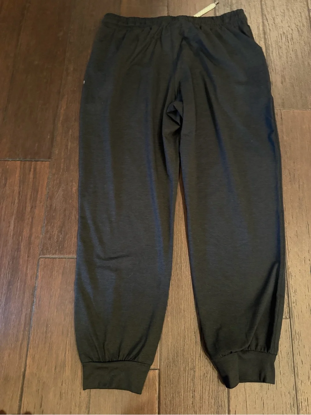 NWOT- Brand new, never worn Vuori Charcoal Heather Performance Joggers - Picture 7 of 12